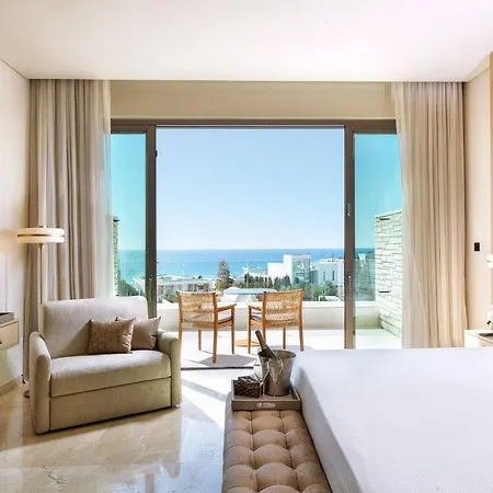 Cap St Georges & מלון