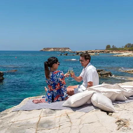 Cap St Georges & מלון 5*