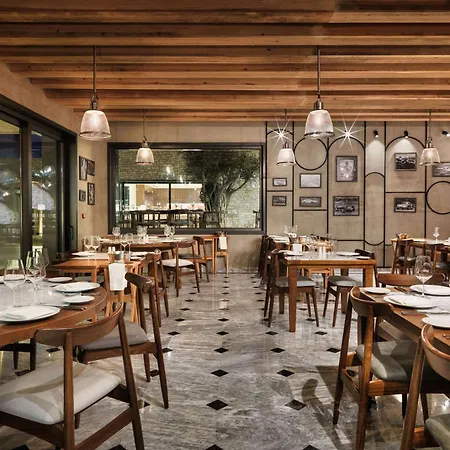 Cap St Georges & מלון 5*