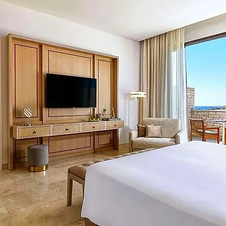 Cap St Georges & 5* Peyia