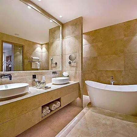 Cap St Georges & 5* Peyia