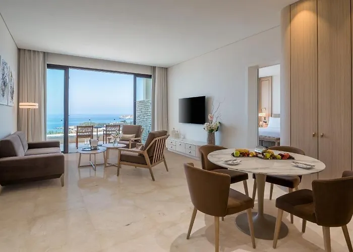 ホテル Cap St Georges & 5*