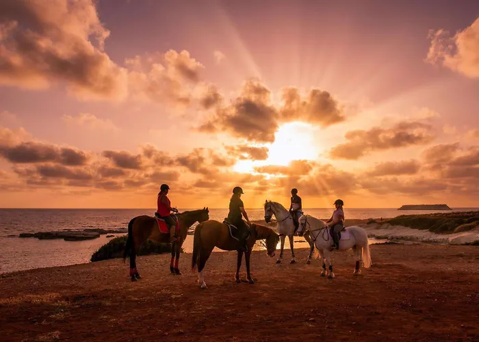 Cap St Georges & ペイヤ