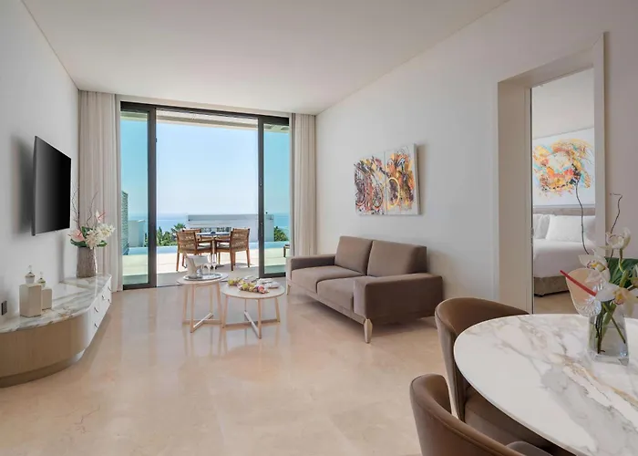 Cap St Georges & ホテル