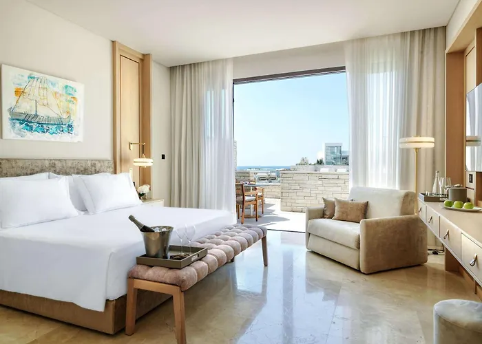 Cap St Georges & ホテル